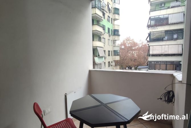 APARTAMENTE ME QERA - MYSLYM SHYRI