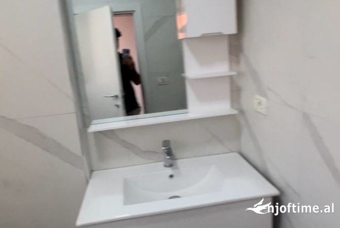 Shtepi me qera Apartament ne Tirane, 1+1, Mobilimi E mobiluar, Pagesa 480  Euro.