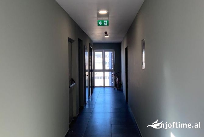 Shtepi ne shitje Apartament ne Tirane, 1+1, Mobilimi Bosh, pa mobiluar, Pagesa 160,000  Euro.