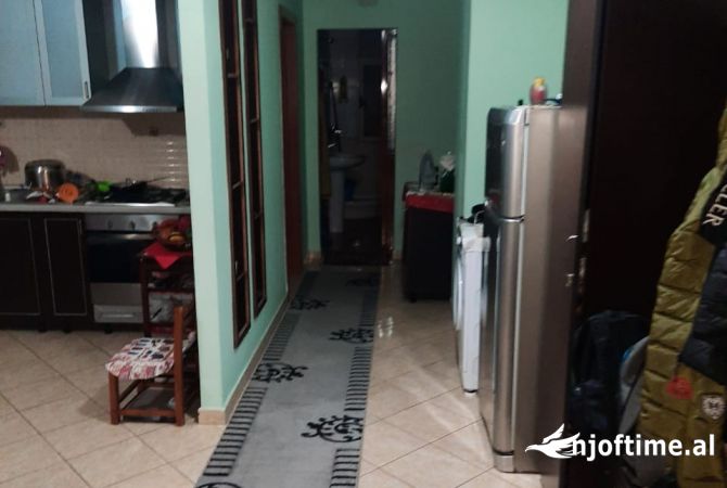 Shtepi ne shitje Apartament ne Tirane, 2+1, Mobilimi E mobiluar, Pagesa 207,000  Euro.