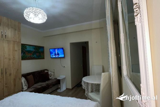 Shtepi me qera Garsoniere ne Tirane - 500 Euro