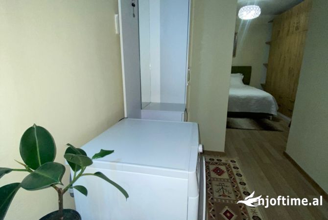 Shtepi me qera Apartament ne Tirane, Garsoniere, Mobilimi E mobiluar, Pagesa 500  Euro.