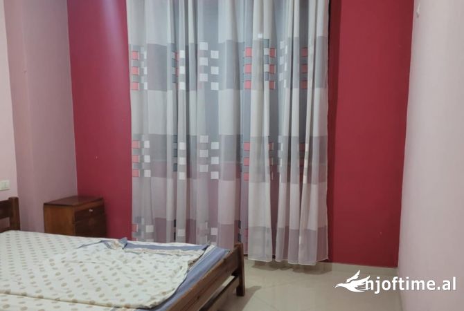Shtepi me qera Apartament ne Tirane, 1+1, Mobilimi E mobiluar, Pagesa 400  Euro.