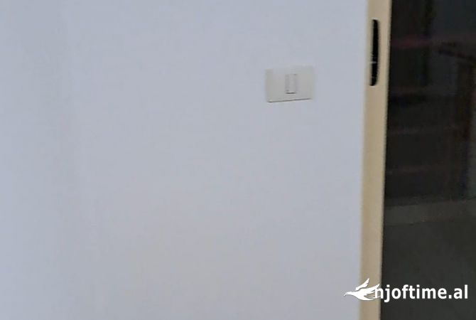 Shtepi me qera Apartament ne Tirane, 2+1, Mobilimi Pjeserisht e mobiluar, Pagesa 400  Euro.