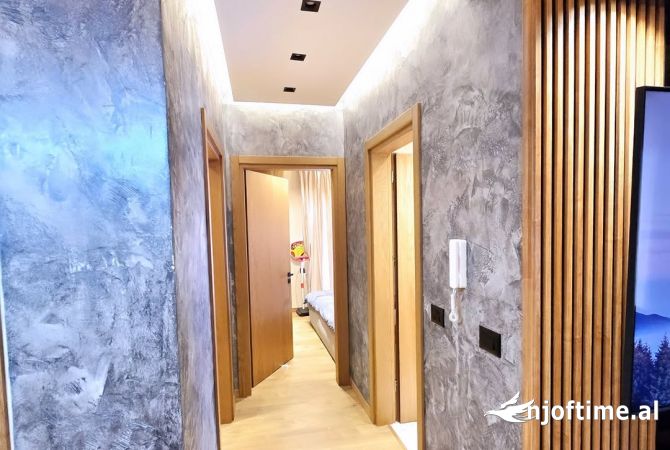 Shtepi ne shitje Apartament ne Tirane, 2+1, Mobilimi E mobiluar, Pagesa 300,000  Euro.