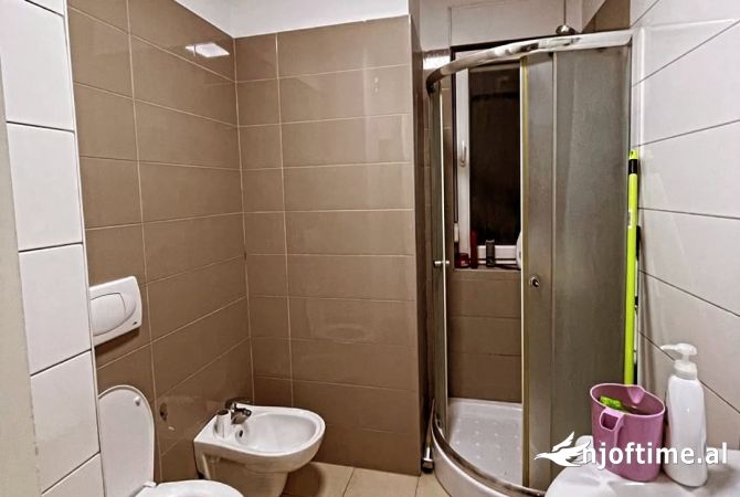 Shtepi me qera Apartament ne Tirane, 1+1, Mobilimi E mobiluar, Pagesa 500  Euro.