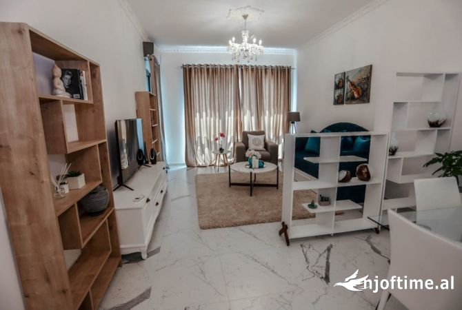 Shtepi me qera Apartament ne Tirane, 1+1, Mobilimi E mobiluar, Pagesa 80,000  Leke.