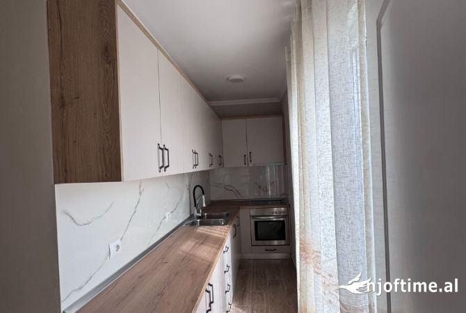 Shtepi me qera Apartament ne Tirane, 2+1, Mobilimi E mobiluar, Pagesa 500  Euro.