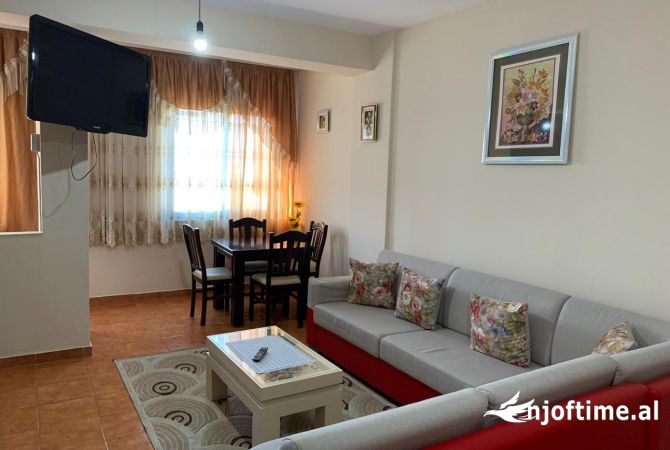 Shtepi me qera 2+1 ne Tirane - 500 Euro
