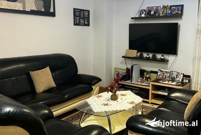 Shtepi ne shitje 1+1 ne Tirane - 120,000 Euro