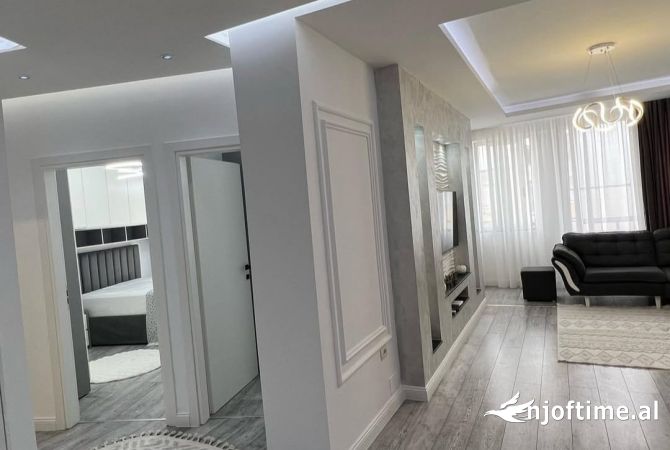 Shtepi ne shitje Apartament ne Tirane, 2+1, Mobilimi E mobiluar, Pagesa 133,000  Euro.