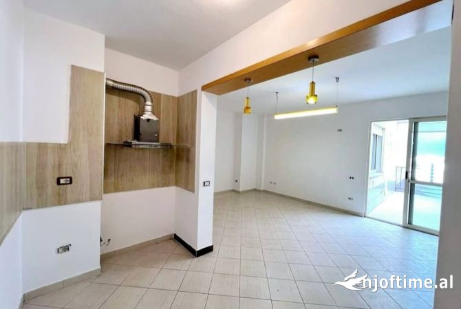 Shtepi ne shitje 2+1 ne Tirane - 175,000 Euro