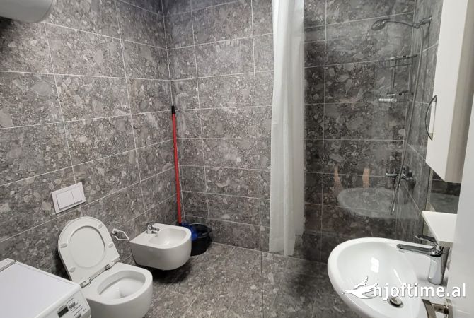 Shtepi ne shitje Apartament ne Tirane, 1+1, Mobilimi E mobiluar, Pagesa 104,000  Euro.