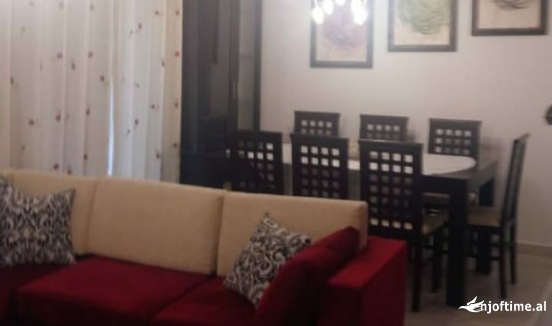 Shtepi me qera Apartament ne Tirane, 2+1, Mobilimi E mobiluar, Pagesa 600  Euro.