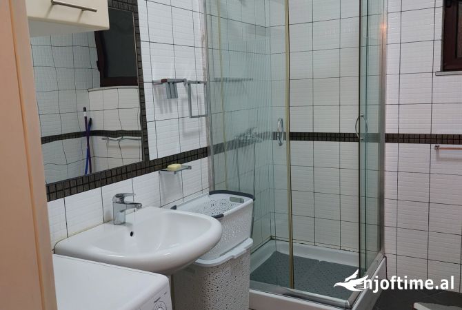 Shtepi me qera Apartament ne Tirane, 2+1, Mobilimi E mobiluar, Pagesa 600  Euro.