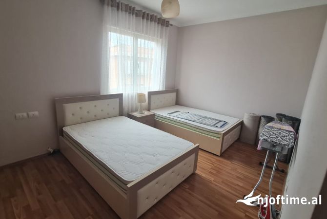 Shtepi me qera Apartament ne Tirane, 3+1, Mobilimi E mobiluar, Pagesa 600  Euro.