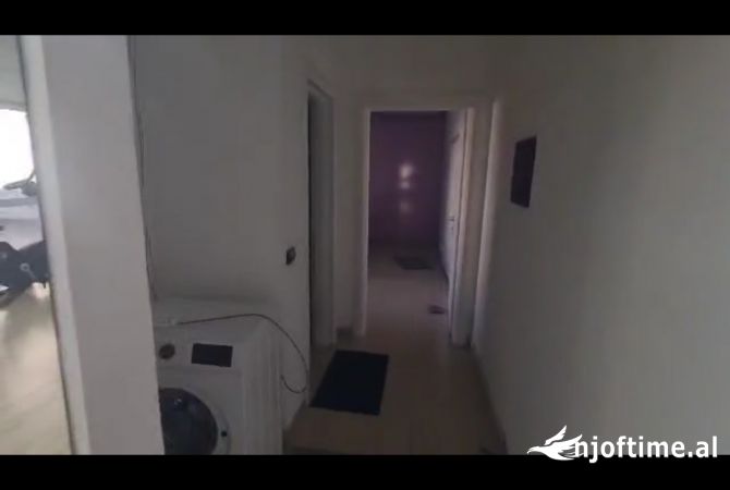 Shtepi ne shitje Apartament ne Tirane, 2+1, Mobilimi Bosh, pa mobiluar, Pagesa 270,000  Euro.