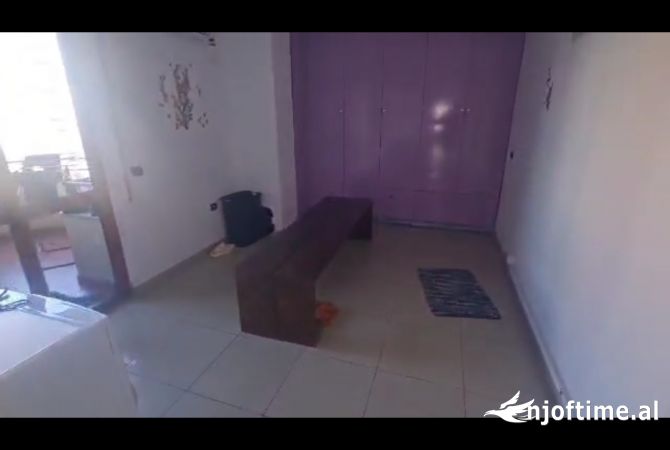 Shtepi ne shitje Apartament ne Tirane, 2+1, Mobilimi Bosh, pa mobiluar, Pagesa 270,000  Euro.