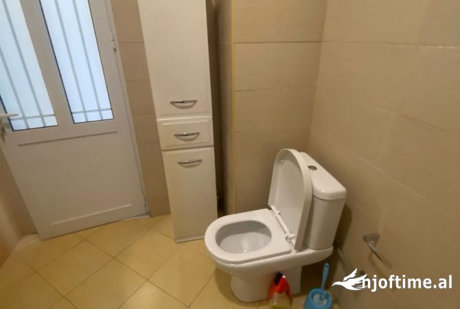 Appartamento in affitto a Tirana 2+1, Arredato