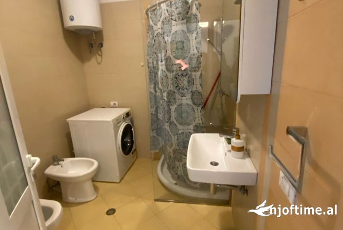 Appartamento in affitto a Tirana 2+1, Arredato