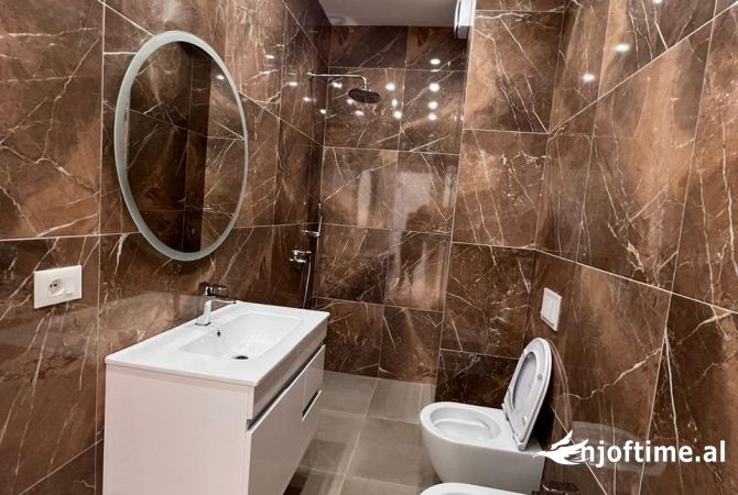 Jepet me qera apartament 3+1 per zyra te "Garden Building"