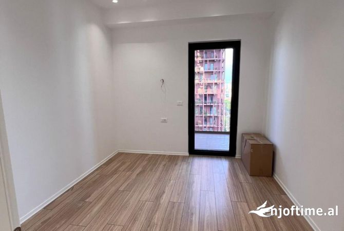 Jepet me qera apartament 3+1 per zyra te "Garden Building"
