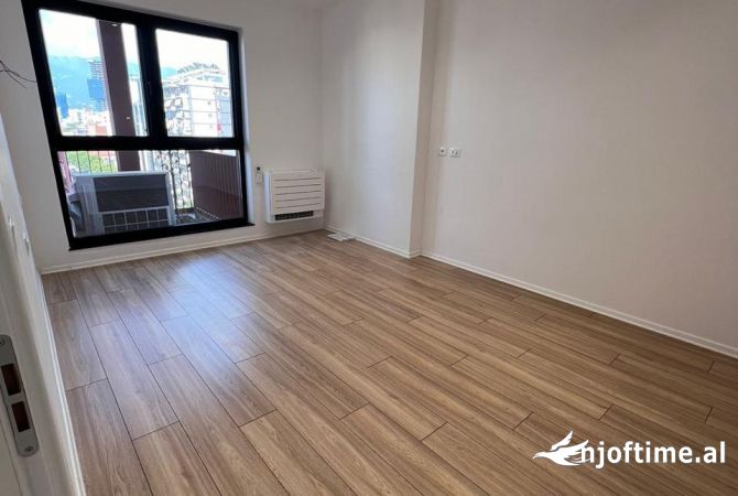 Jepet me qera apartament 3+1 per zyra te "Garden Building"