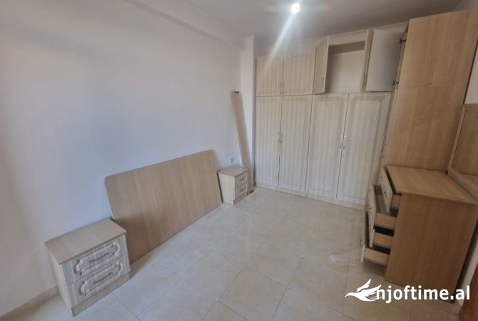 Shtepi me qera 2+1 ne Tirane - 400 Euro