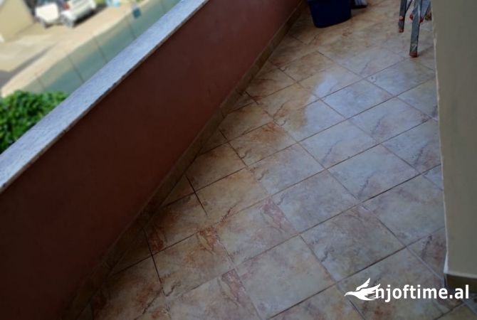 Shtepi me qera Apartament ne Tirane, 1+1, Mobilimi Bosh, pa mobiluar, Pagesa 25,000  Leke.