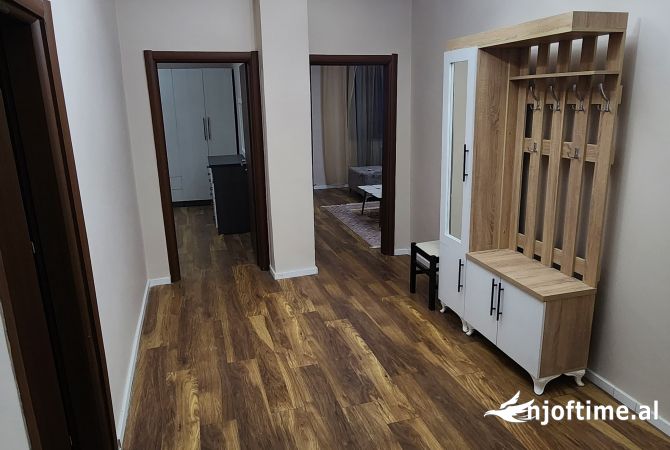 Shtepi me qera Apartament ne Tirane, 2+1, Mobilimi E mobiluar, Pagesa 650  Euro.
