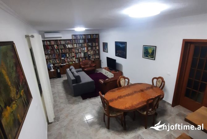 Shtepi me qera Apartament ne Tirane, 3+1, Mobilimi E mobiluar, Pagesa 1,300  Euro.