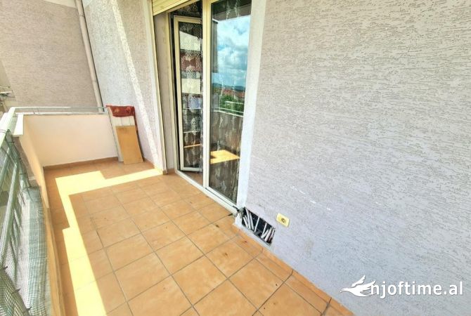 Shtepi ne shitje Apartament ne Tirane, 2+1, Mobilimi E mobiluar, Pagesa 132,000  Euro.