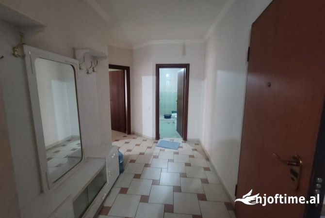 Shtepi me qera Apartament ne Tirane, 2+1, Mobilimi E mobiluar, Pagesa 450  Euro.