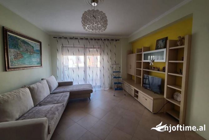Shtepi me qera 2+1 ne Tirane - 650 Euro