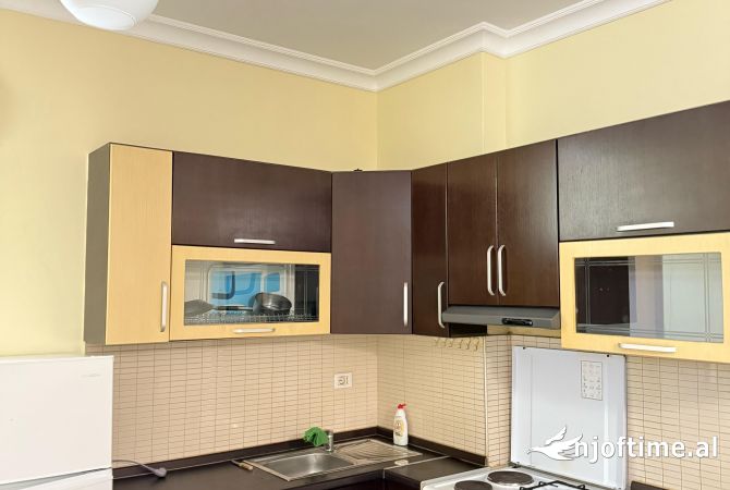 Shtepi me qera 2+1 ne Tirane - 600 Euro
