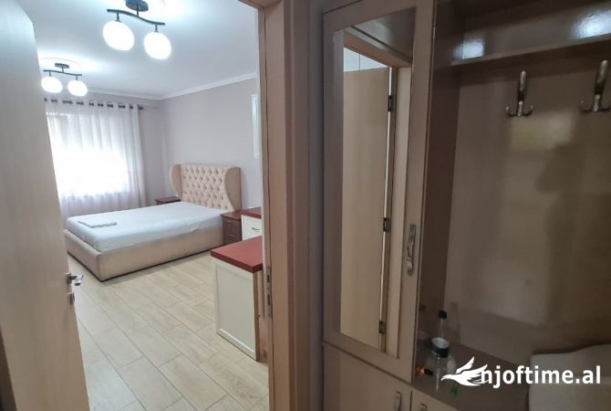 Shtepi me qera Apartament ne Tirane, 1+1, Mobilimi E mobiluar, Pagesa 500  Euro.