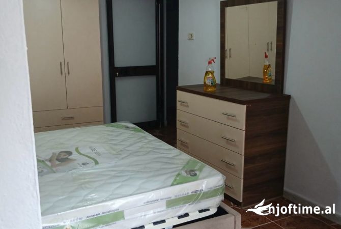 Shtepi me qera 2+1 ne Tirane - 500 Euro