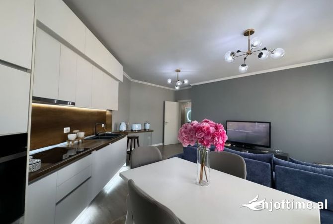 Shtepi ne shitje 2+1 ne Tirane - 160,000 Euro