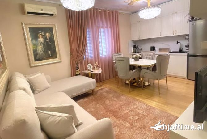 Shtepi me qera 2+1 ne Tirane - 1,200 Euro