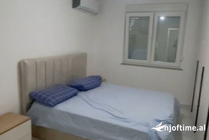 Shtepi ne shitje Apartament ne Tirane, 2+1, Mobilimi E mobiluar, Pagesa 140,000  Euro.