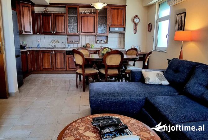 Shtepi me qera 2+1 ne Tirane - 800 Euro