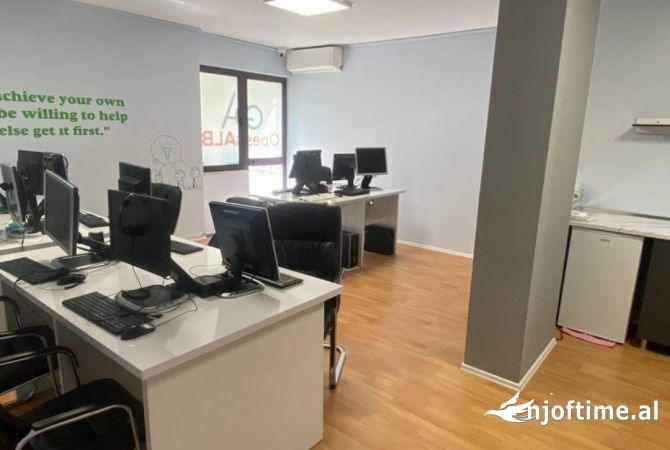 Ambient biznesi me qera 3+1 ne Tirane - 1,000 Euro