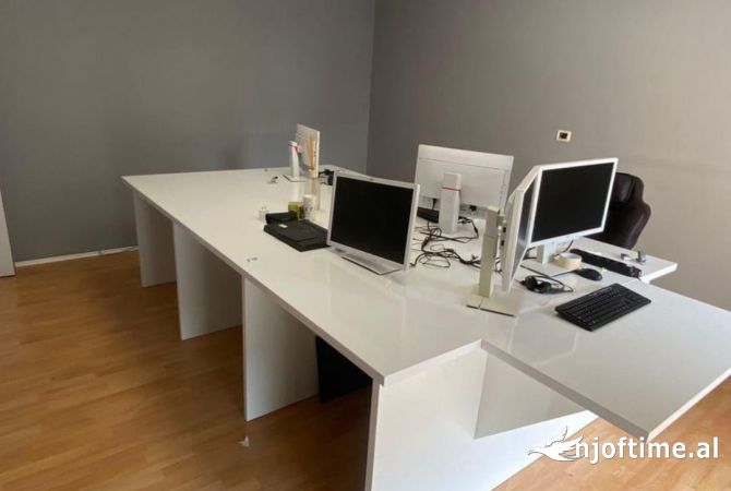 Ambient biznesi me qera 3+1 ne Tirane - 1,000 Euro