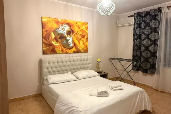 Shtepi me qera Apartament ne Tirane, 2+1, Mobilimi E mobiluar, Pagesa 600  Euro.