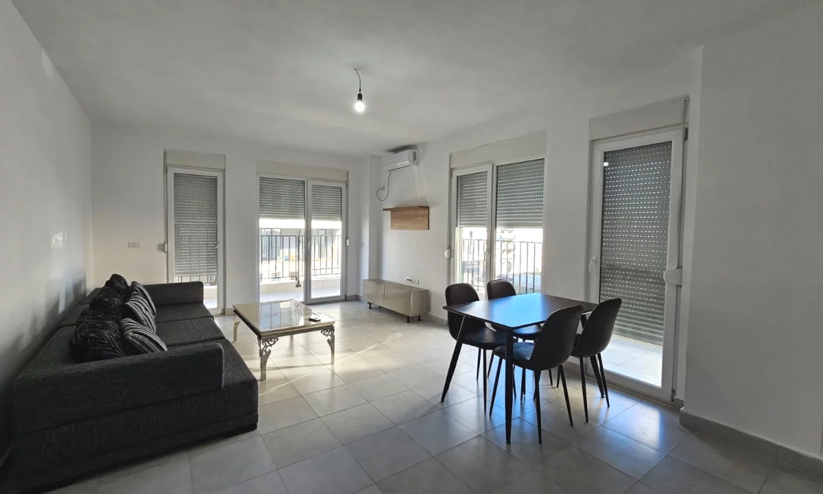 Shtepi me qera Apartament ne Tirane, 2+1, Mobilimi E mobiluar, Pagesa 47,000  Leke.