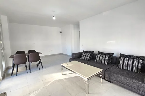 Shtepi me qera Apartament ne Tirane, 2+1, Mobilimi E mobiluar, Pagesa 47,000  Leke.