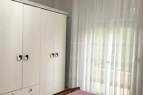 Shtepi me qera Apartament ne Tirane, 1+1, Mobilimi E mobiluar, Pagesa 400  Euro.