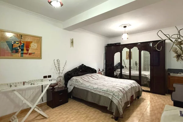 Shtepi me qera Apartament ne Tirane, 2+1, Mobilimi E mobiluar, Pagesa 65,000  Leke.