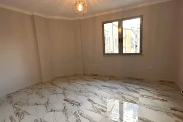 Shtepi ne shitje Apartament ne Tirane, 2+1, Mobilimi Bosh, pa mobiluar, Pagesa 145,000  Euro.