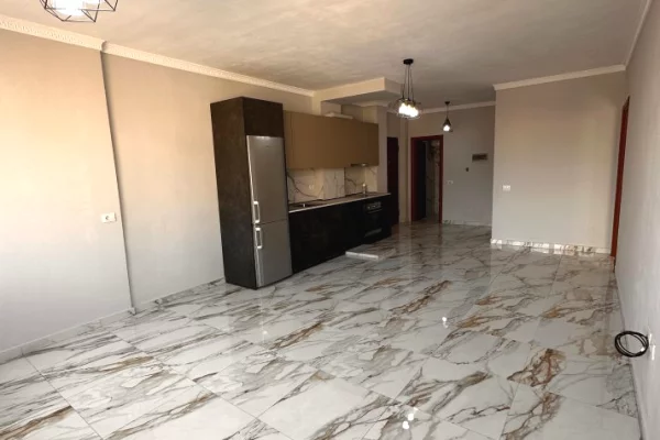 Shtepi ne shitje Apartament ne Tirane, 2+1, Mobilimi Bosh, pa mobiluar, Pagesa 145,000  Euro.